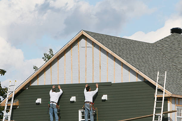 Professional Siding technician working in Stony Point, NC